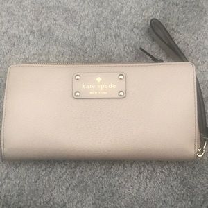 Kate Spade New York wristlet